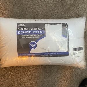 2 pack of 20”x20” throw pillow inserts, never opened